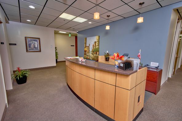 Forest Ridge Building: 1600 Airport Fwy, Bedford, TX 76022